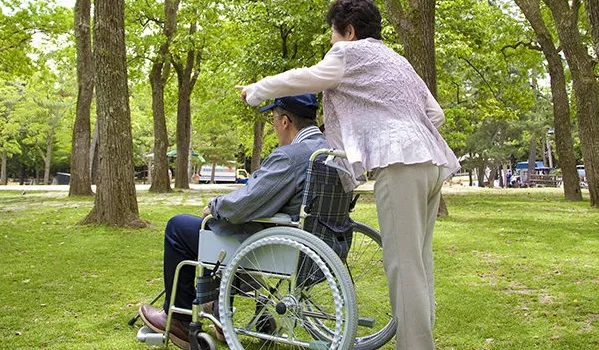 通院が難しい方のご自宅・ご入居先施設を訪問し、歯科診療を行います